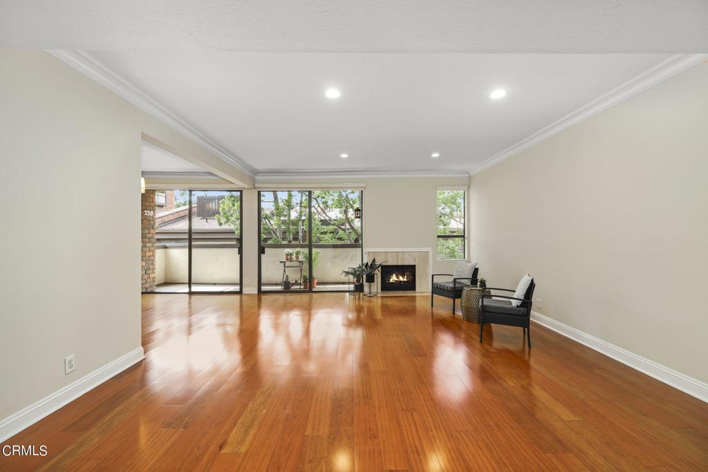 700 S Lake Avenue 220