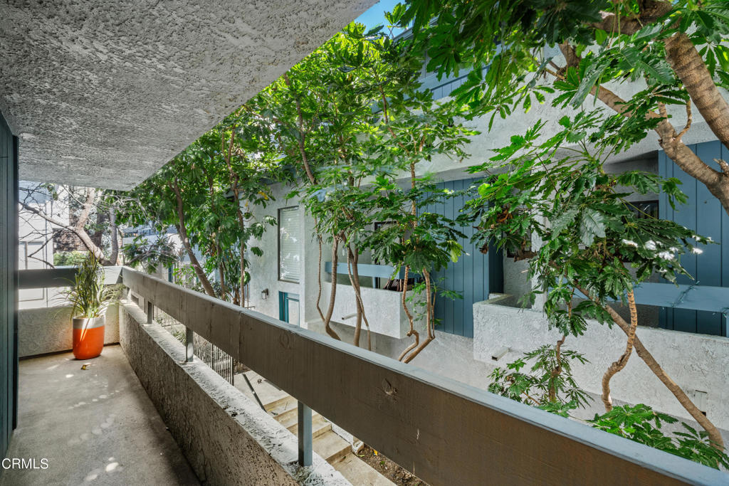 355 S Marengo Avenue 202