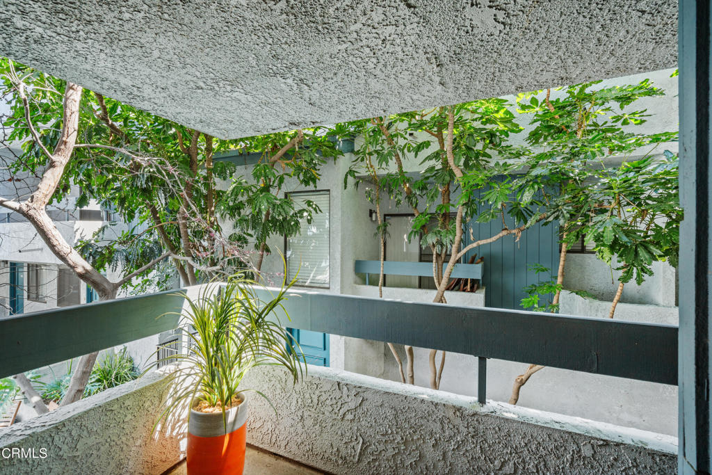 355 S Marengo Avenue 202