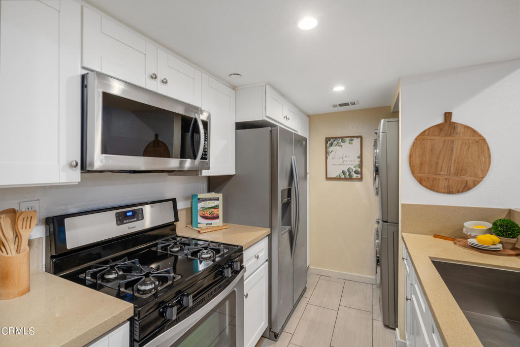 355 S Marengo Avenue 202