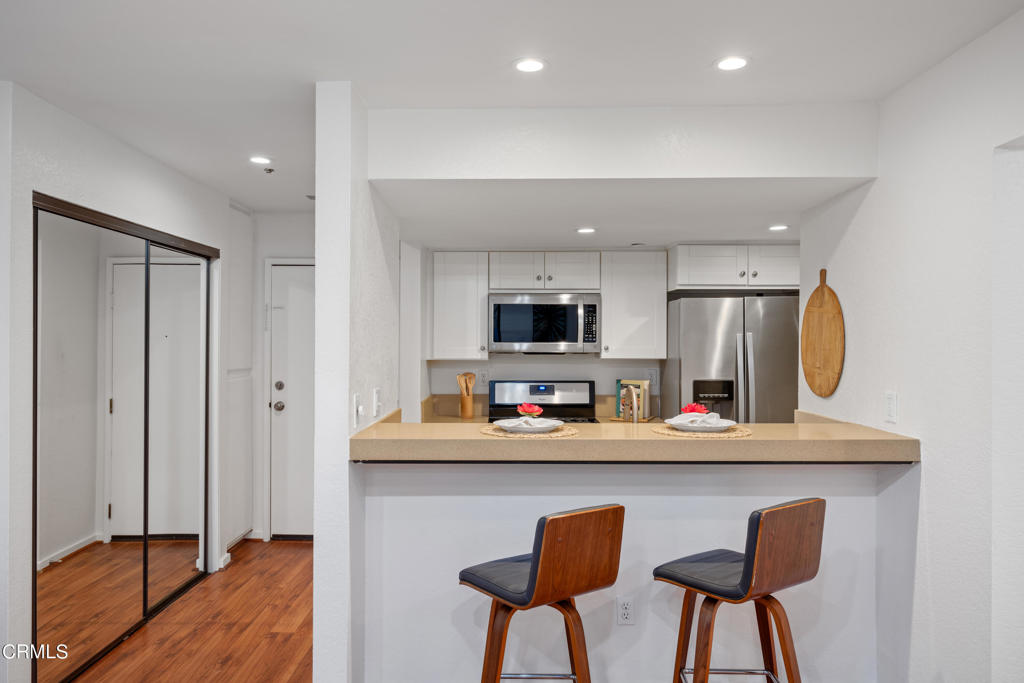 355 S Marengo Avenue 202