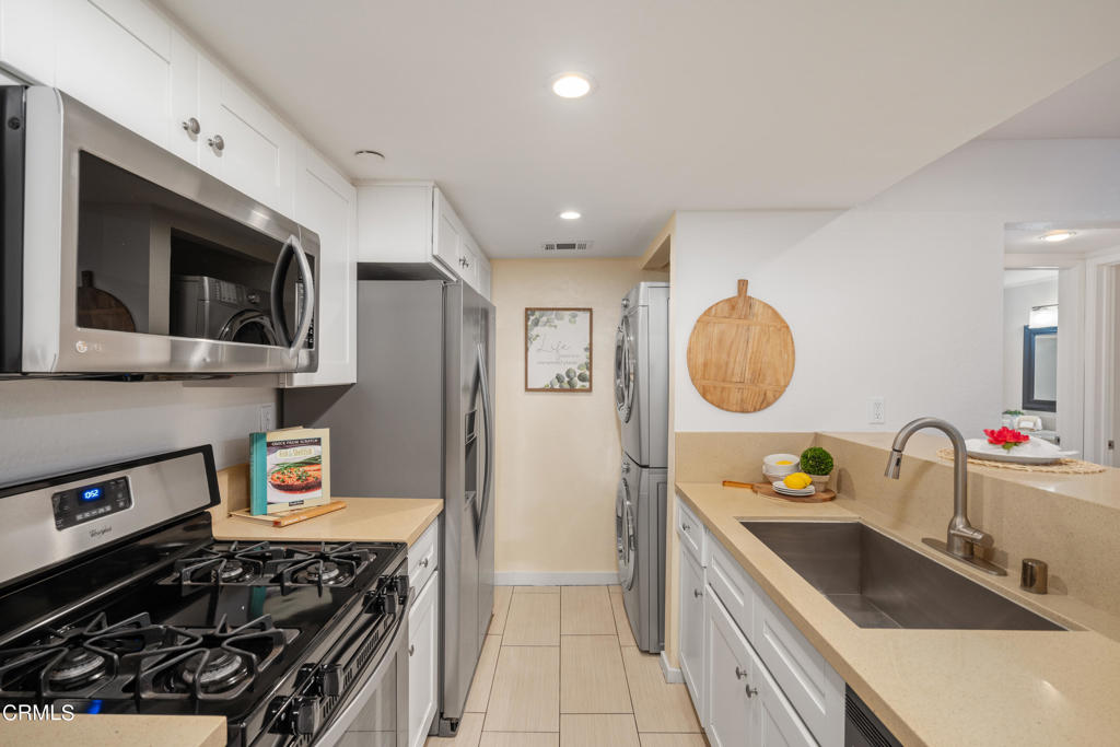 355 S Marengo Avenue 202