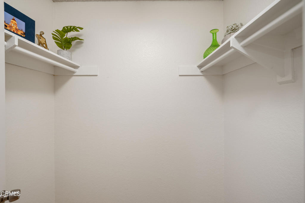 355 S Marengo Avenue 202