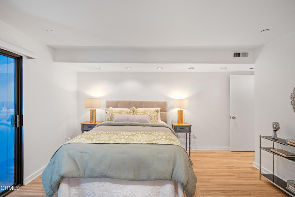 355 S Marengo Avenue 202