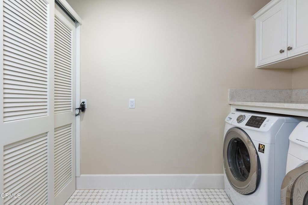 200 S Orange Grove Boulevard 207