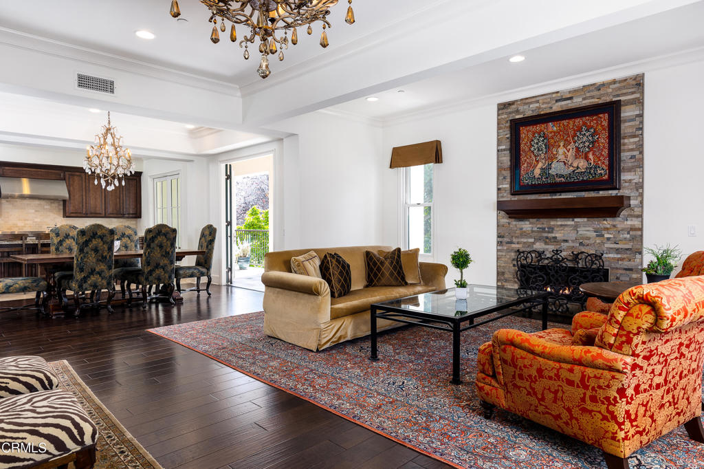 200 S Orange Grove Boulevard 207