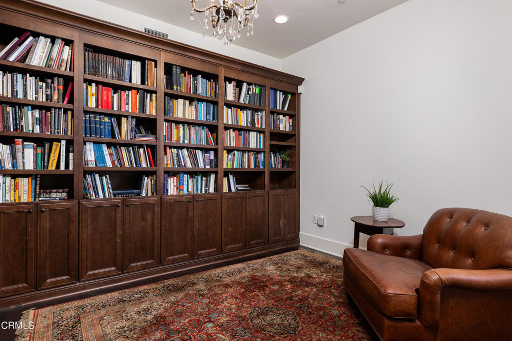 200 S Orange Grove Boulevard 207