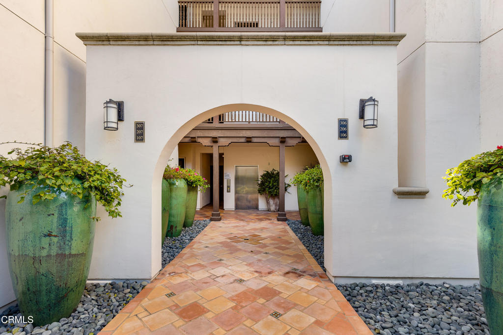 200 S Orange Grove Boulevard 207