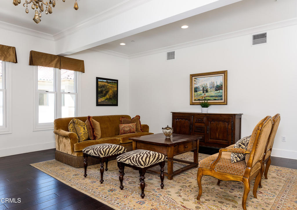 200 S Orange Grove Boulevard 207