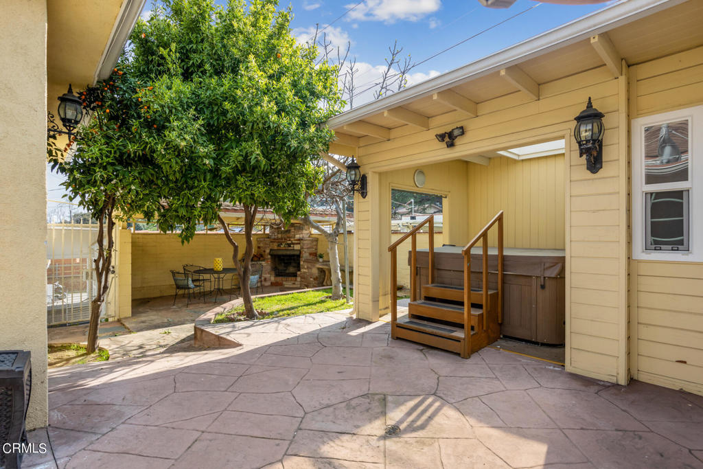 695 Glenmore Boulevard