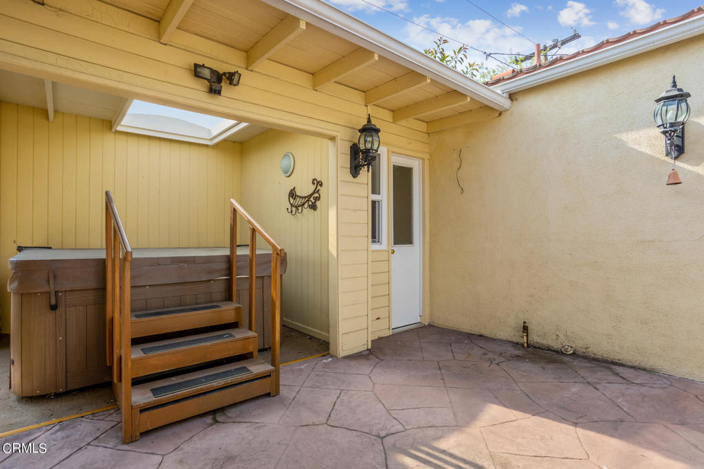 695 Glenmore Boulevard