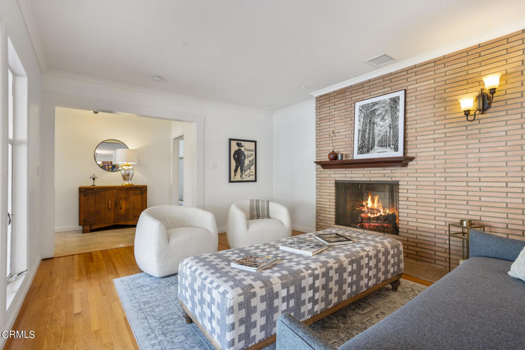 695 Glenmore Boulevard