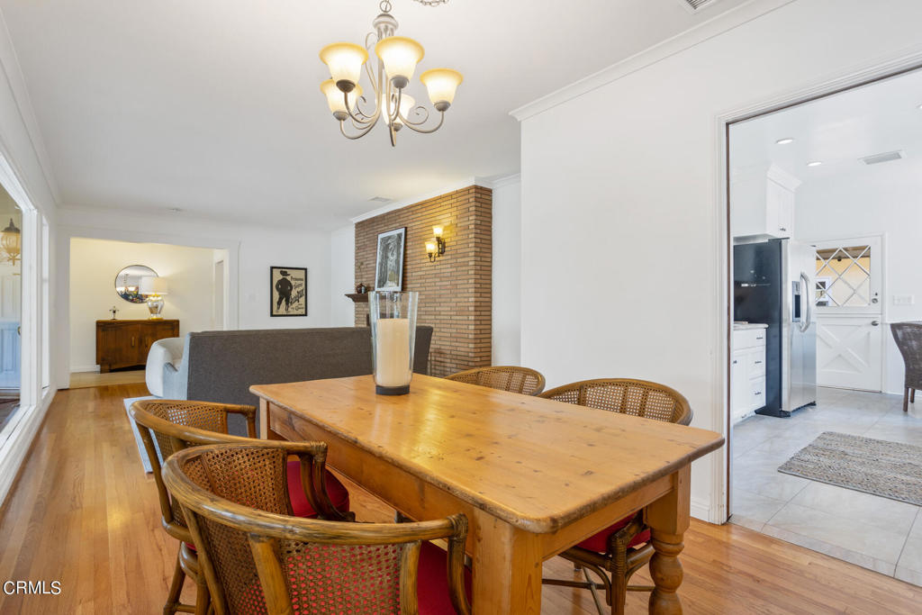 695 Glenmore Boulevard