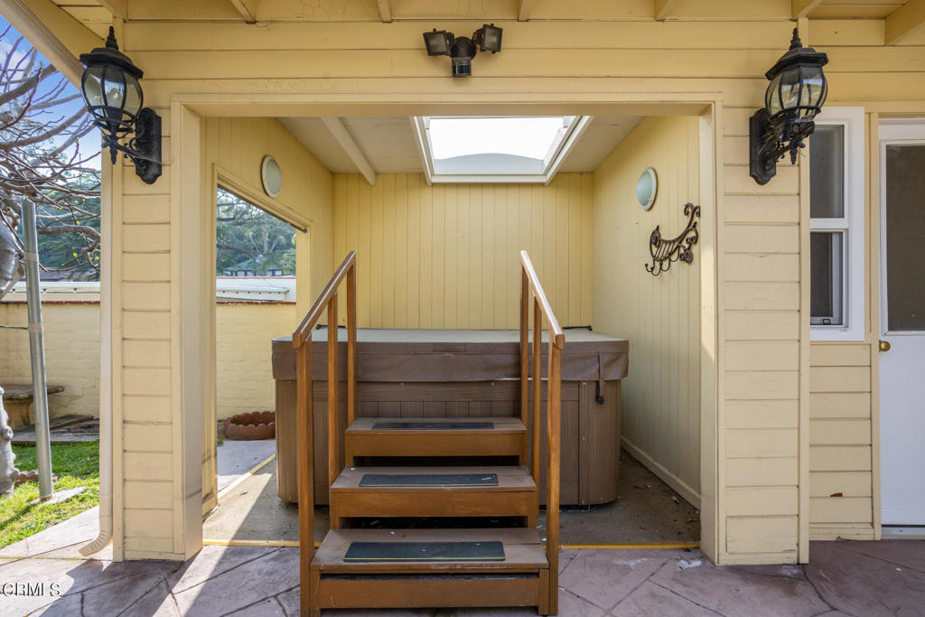 695 Glenmore Boulevard