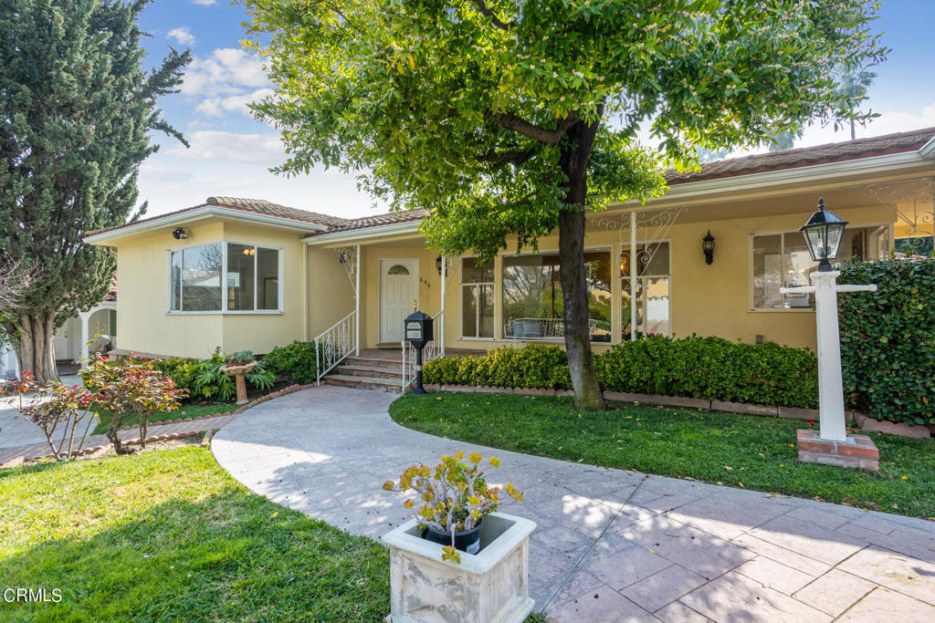 695 Glenmore Boulevard