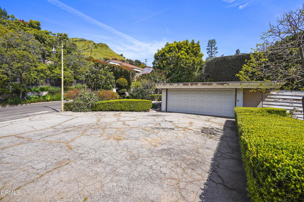 5632 Green Oak Drive