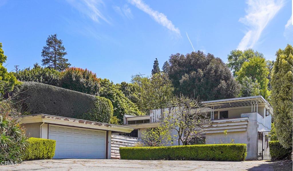 5632 Green Oak Drive