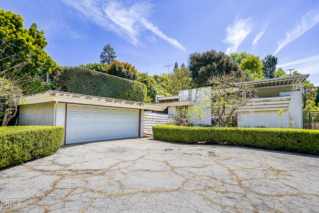 5632 Green Oak Drive