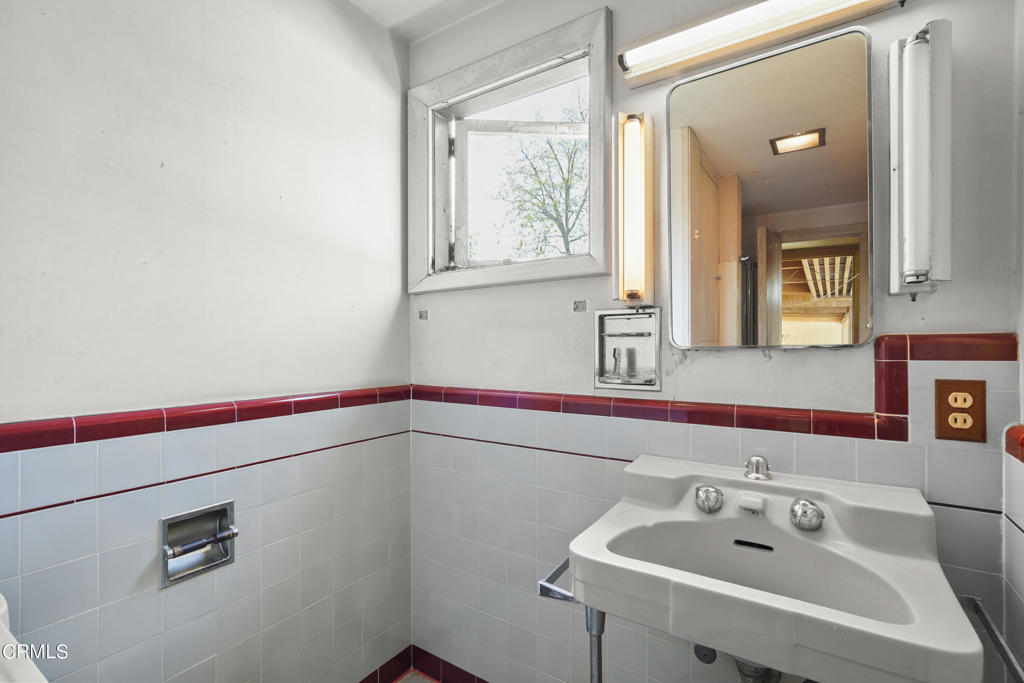 5632 Green Oak Drive