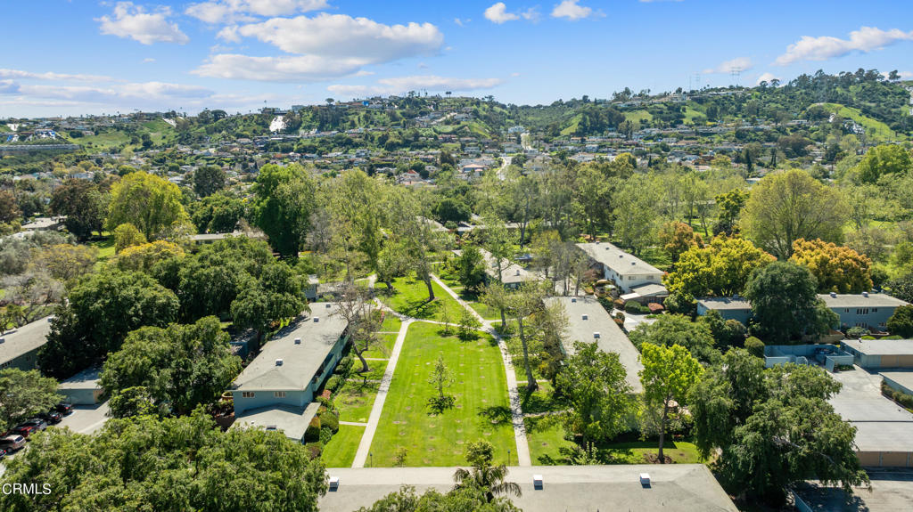 5187 Village Green