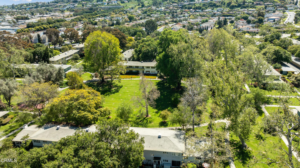 5187 Village Green