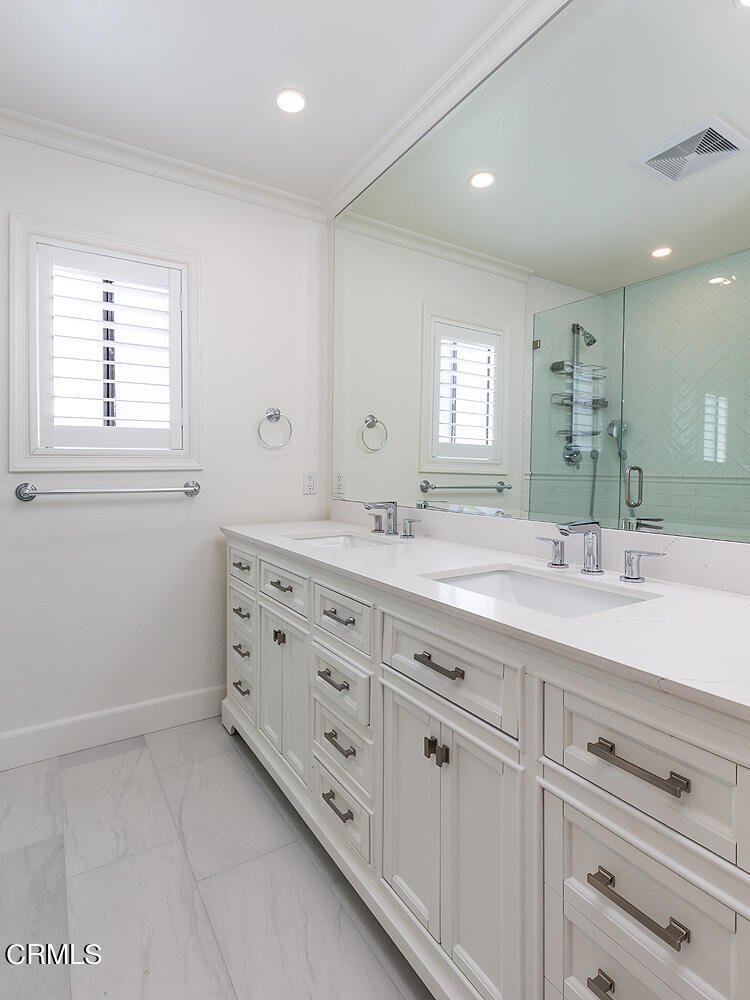 596 W Huntington Drive A