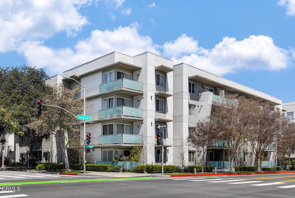 160 S Hudson Avenue 307