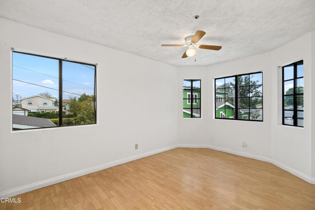 305 S Granada Avenue