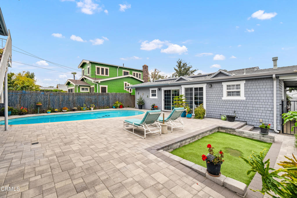 305 S Granada Avenue