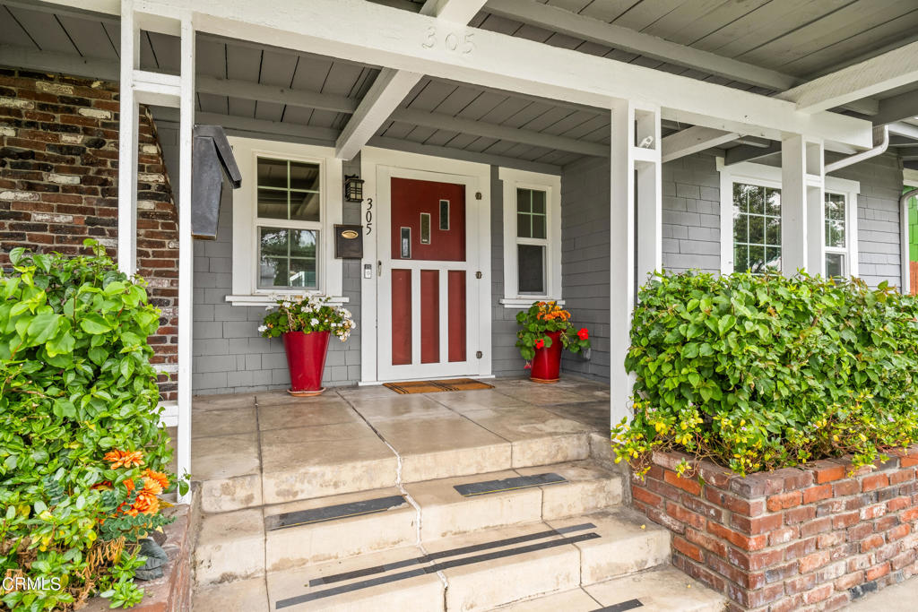 305 S Granada Avenue