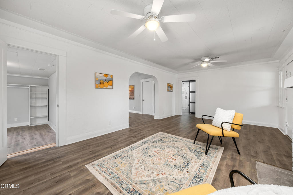 305 S Granada Avenue