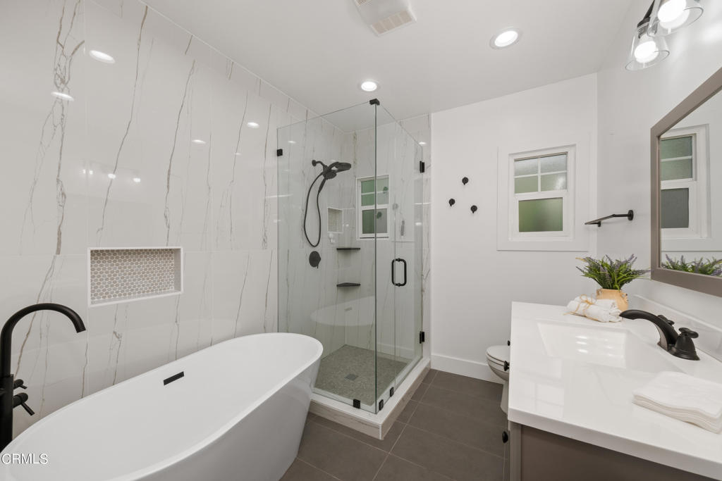 305 S Granada Avenue