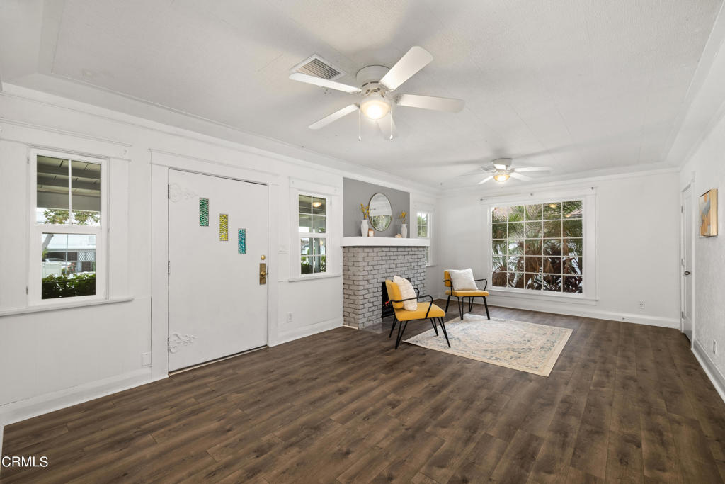 305 S Granada Avenue