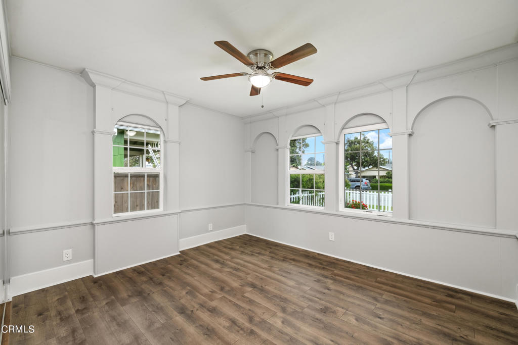 305 S Granada Avenue