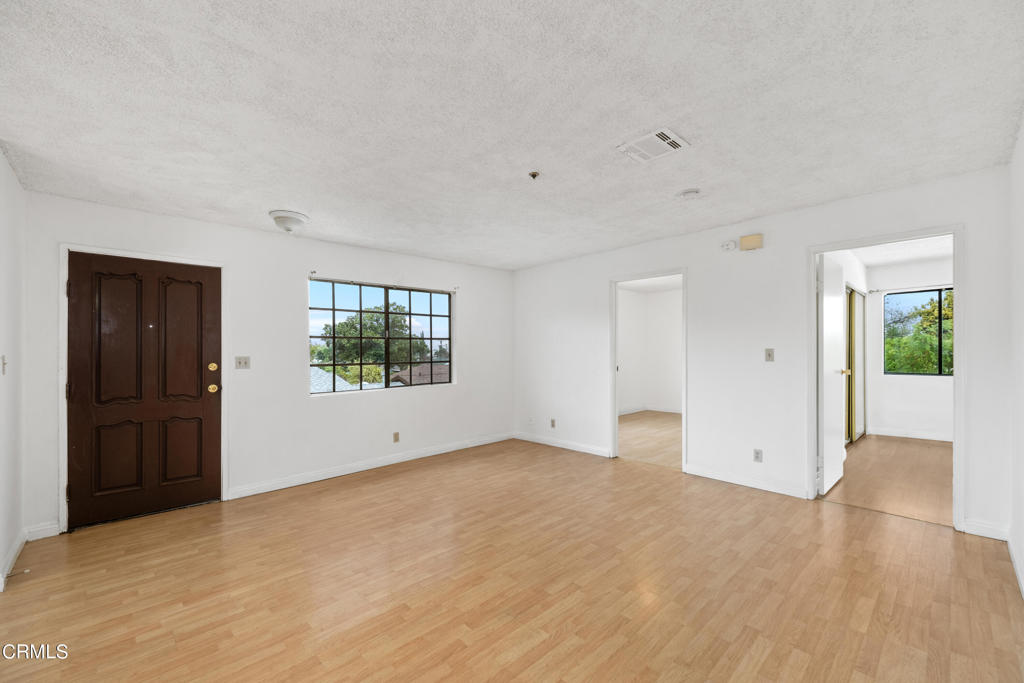 305 S Granada Avenue