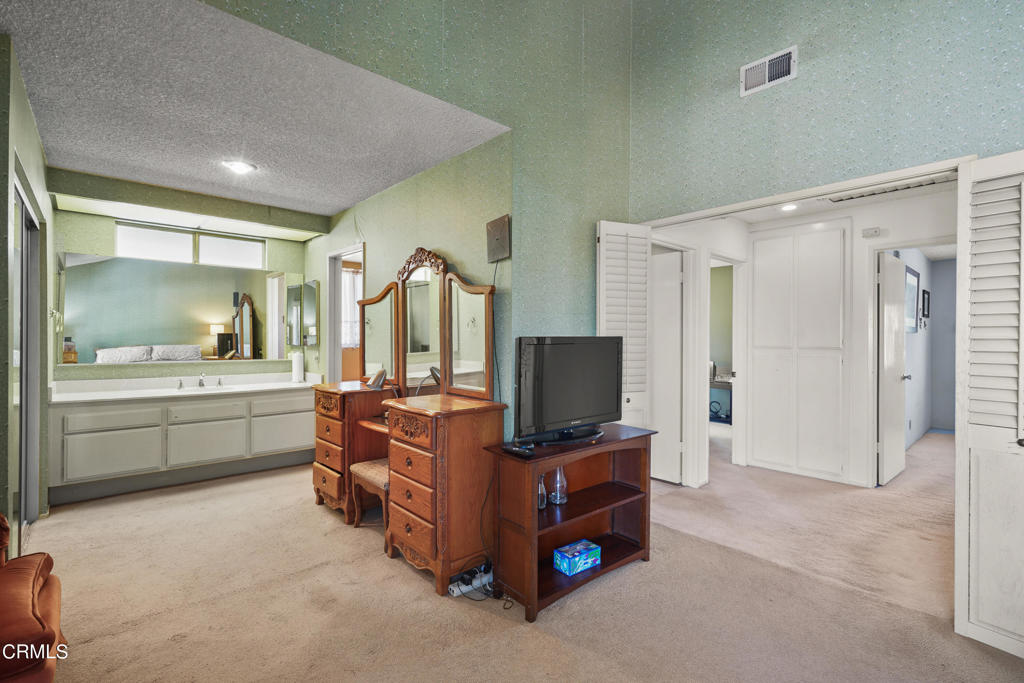 107 Oak Forest Circle