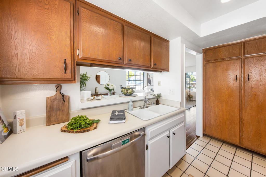 170 N Sierra Bonita Avenue 15