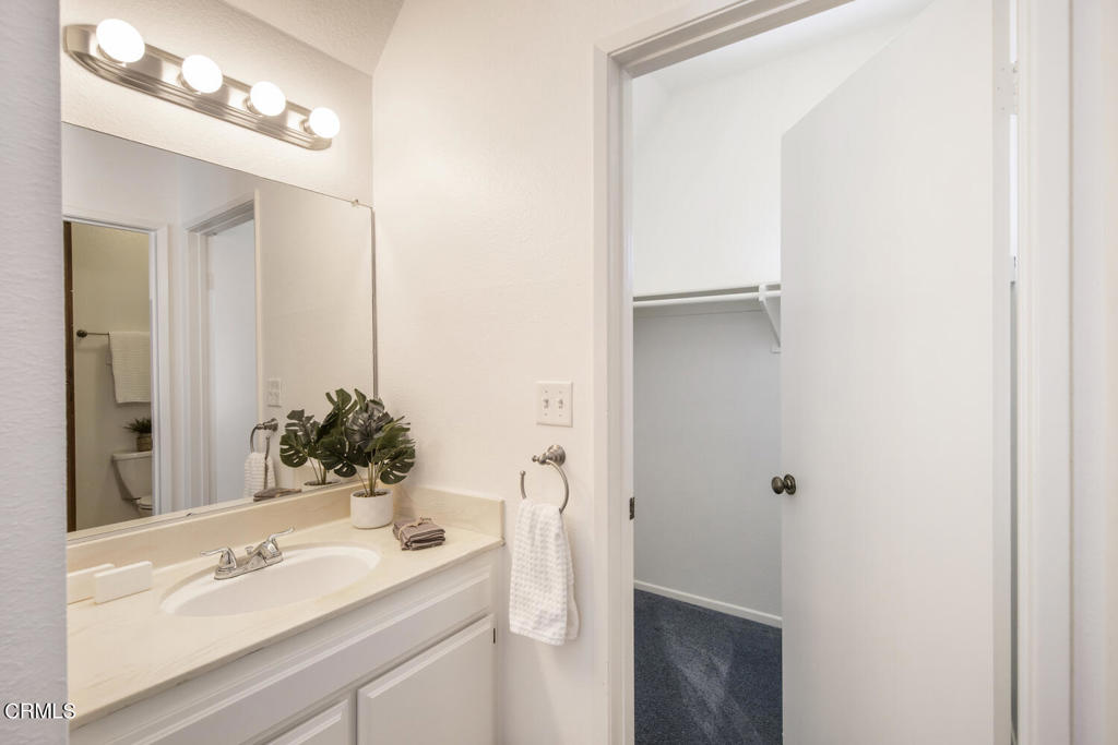 170 N Sierra Bonita Avenue 15