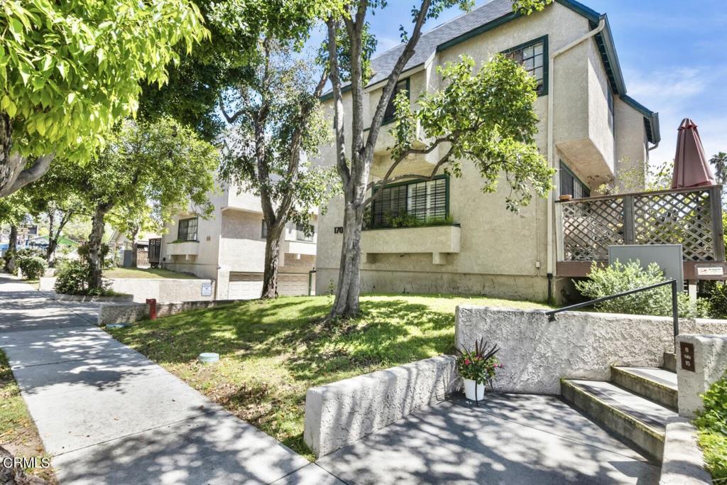 170 N Sierra Bonita Avenue 15