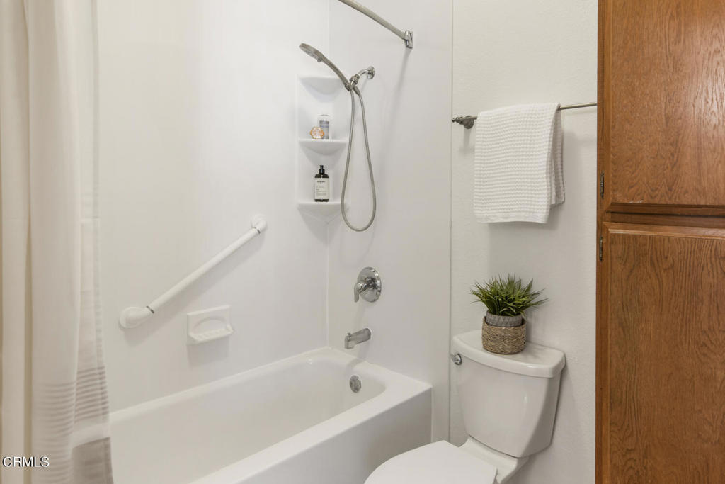 170 N Sierra Bonita Avenue 15