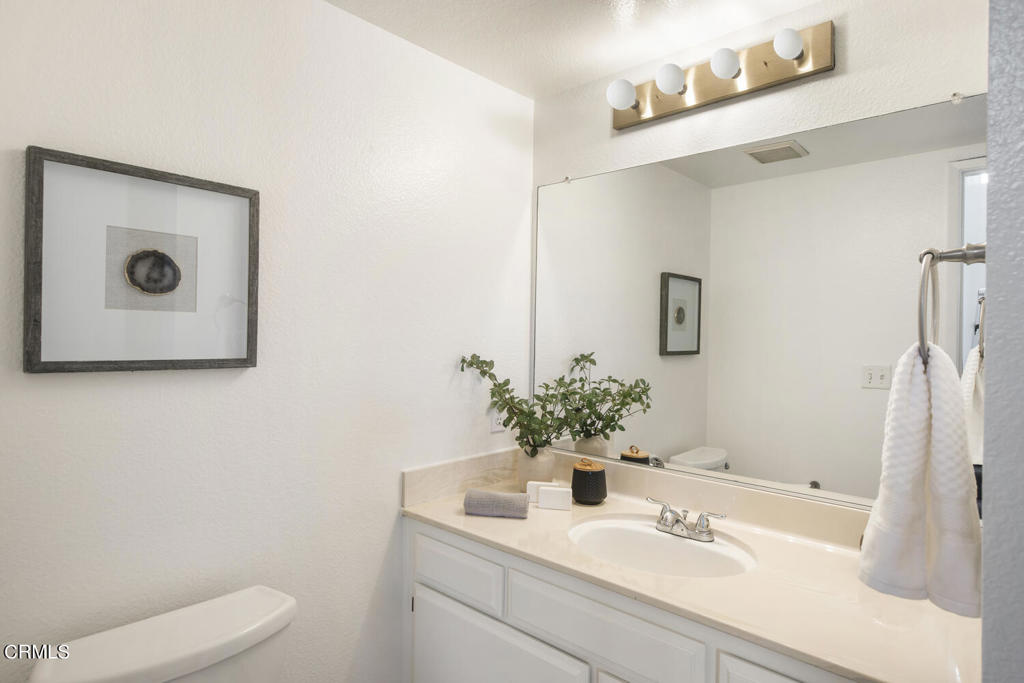 170 N Sierra Bonita Avenue 15