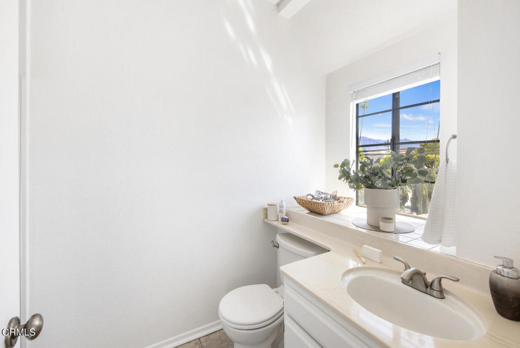 170 N Sierra Bonita Avenue 15