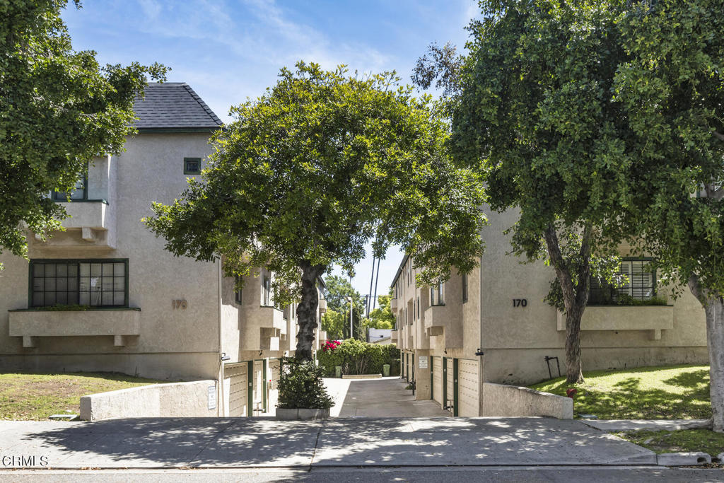 170 N Sierra Bonita Avenue 15