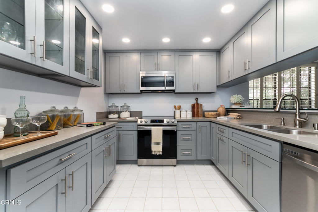 1202 Indiana Avenue 1