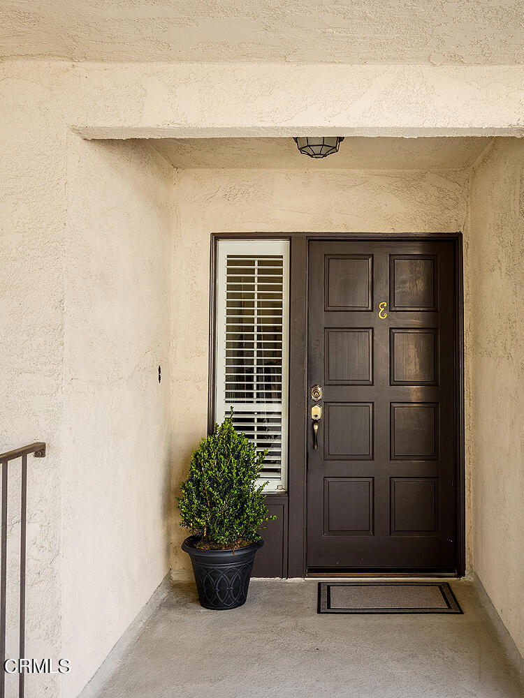 555 W Sierra Madre Boulevard E