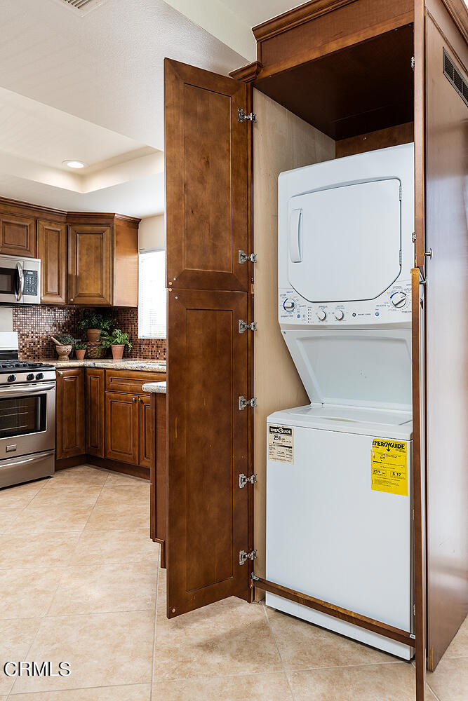 555 W Sierra Madre Boulevard E