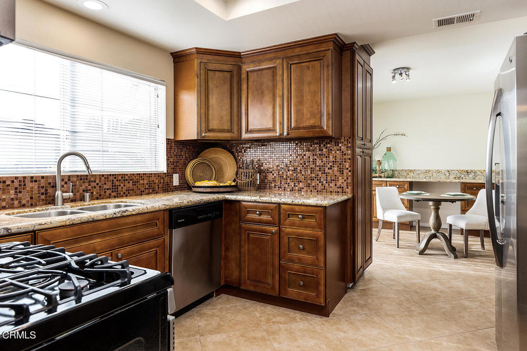 555 W Sierra Madre Boulevard E