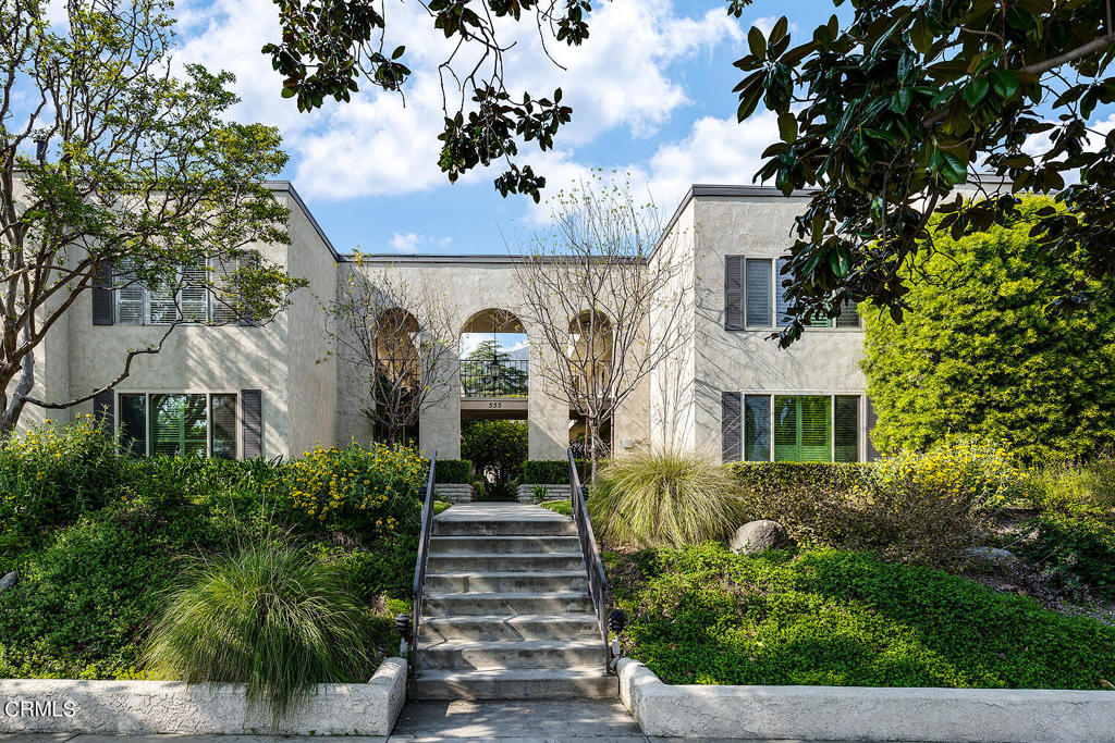 555 W Sierra Madre Boulevard E