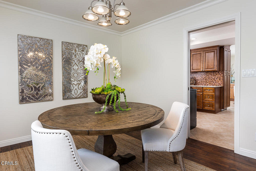 555 W Sierra Madre Boulevard E