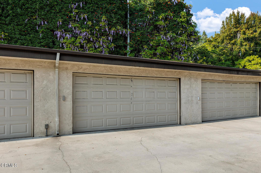 555 W Sierra Madre Boulevard E